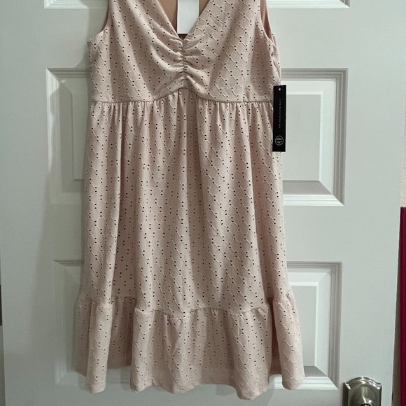 light pink dress - Picture 2 of 4